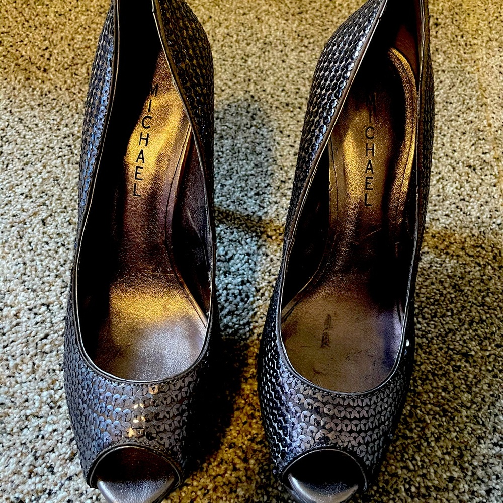Peep-toe Pumps